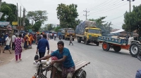 পরিবহন শ্রমিকদের অবরোধে অচল দিনাজপুর