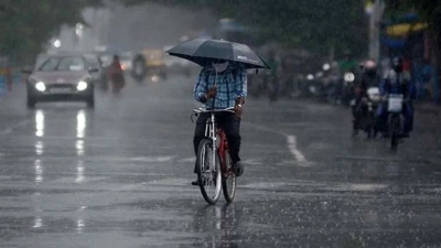 ঢাকাসহ দেশের চার বিভাগে বজ্রসহ বৃষ্টির আভাস