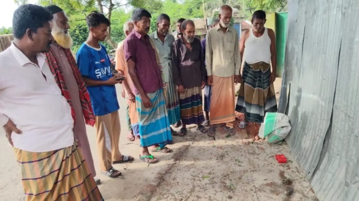 বিএনপি নেতার বাড়ির পাশে মিলল বোমাসদৃশ বস্তু
