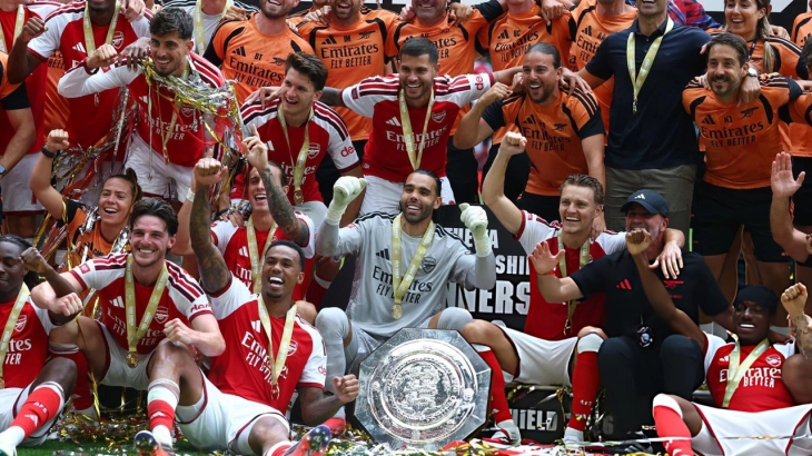 শিরোপা জিতেই মৌসুম শুরু আর্সেনালের 