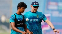 বাংলাদেশকে সতর্ক করলেন ডোনাল্ড
