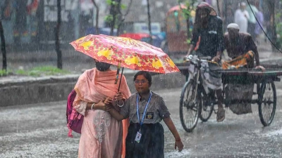 সাত জেলায় বৃষ্টির শঙ্কা, নদীবন্দরে সতর্কসংকেত
