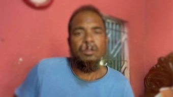 বিএনপি নেতার দাঁত ভেঙ্গে দিলেন আ.লীগ সমর্থকরা