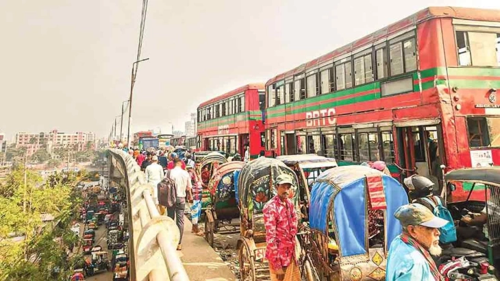 বাবুবাজার সেতুতে যানজটের মহাযজ্ঞ 