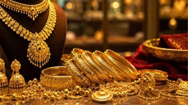 স্বর্ণের দামে বড় পতন, ভরিতে এখন কত?