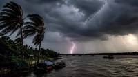 ১১ অঞ্চলে ঘণ্টায় ৬০ কিমি বেগে ঝড়-বৃষ্টির শঙ্কা