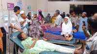 সহপাঠীর দেওয়া আখরোট খেয়ে হাসপাতালে ৭ ছাত্রী 