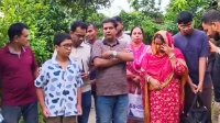 সপরিবারে আত্মগোপনে থাকা চাঁদপুরের স্বর্ণ ব্যবসায়ী পিন্টু আটক
