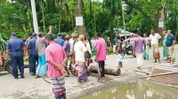 লালমনিরহাটে সারের সিন্ডিকেট ভাঙার দাবিতে কৃষকদের মহাসড়ক অবরোধ
